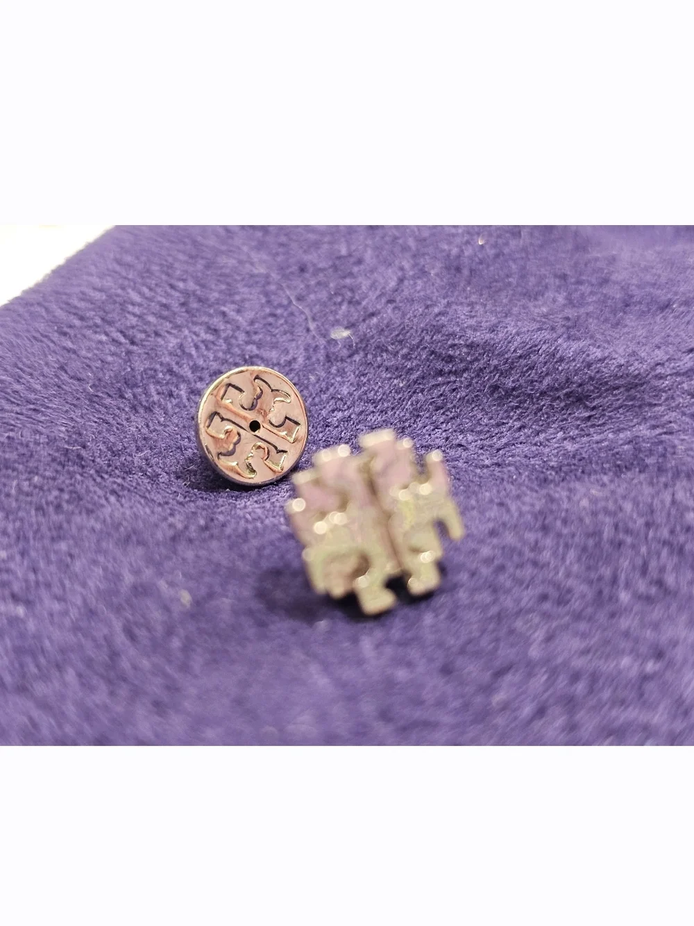 Tory Burch Eleanor Stacked 3D Logo Stud Earrings - Silver - Like New - Picture 5 of 5